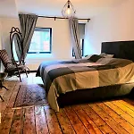 Homely 2bedroom In The Center Of