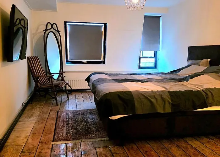 Homely 2bedroom In The Center Of Appartamento